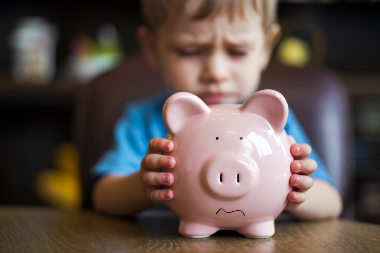 The trauma of childhood behind your money habits, according to psychology