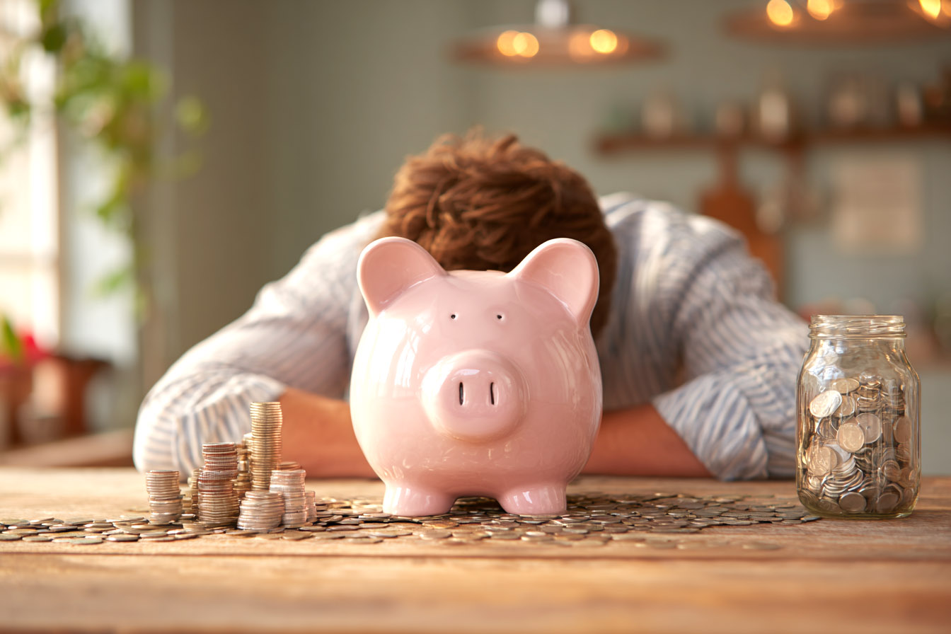 10 habitudes d’argent qui vous tiennent brisé même avec un revenu raisonnable