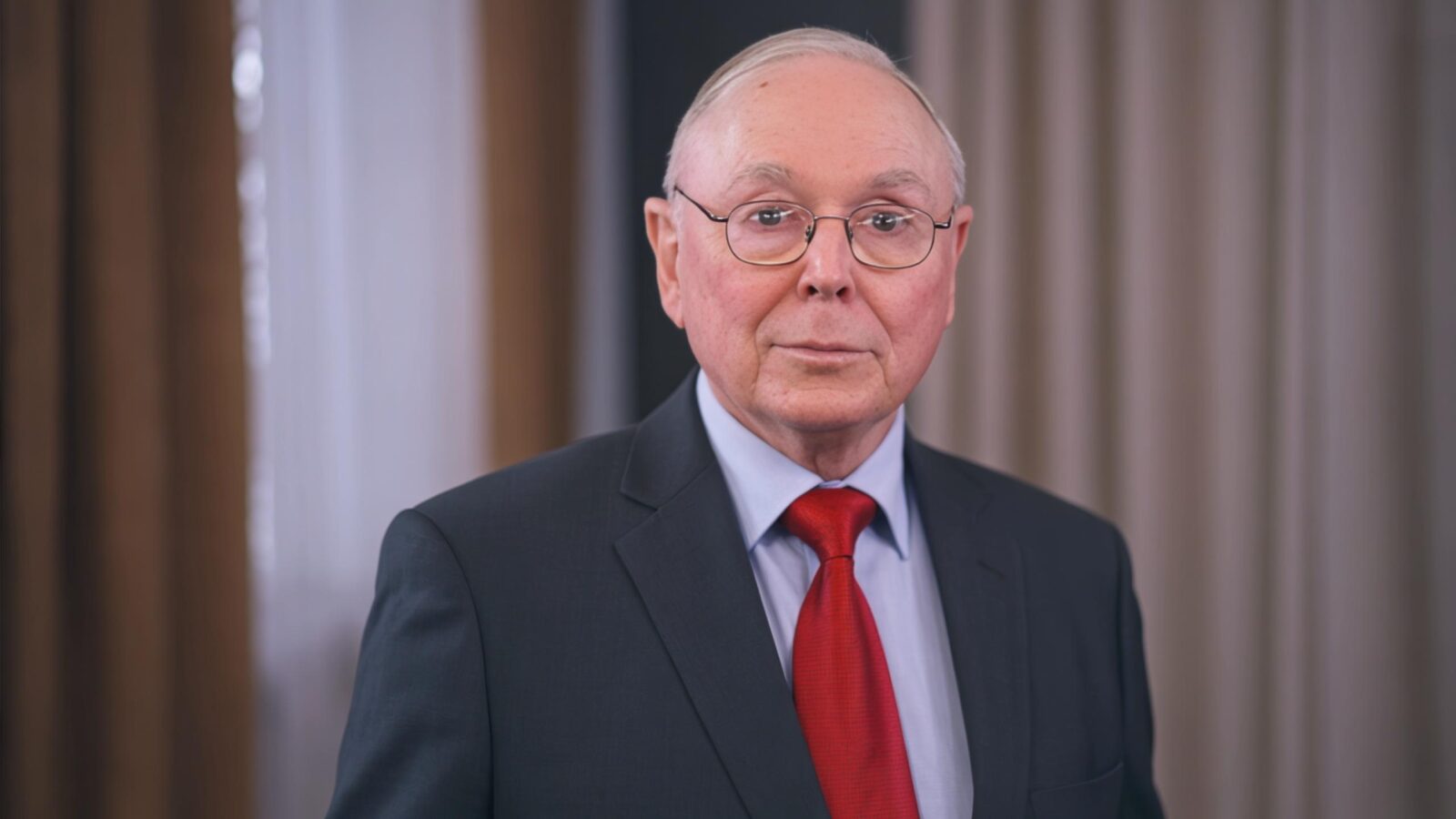 10 Signs You’re a High-Level Thinker, According to Charlie Munger