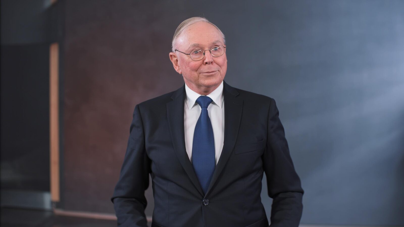 The Psychology of Human Misjudgment: Charlie Munger’s 10 Prejudices That Explain Why Smart People Do Stupid Things