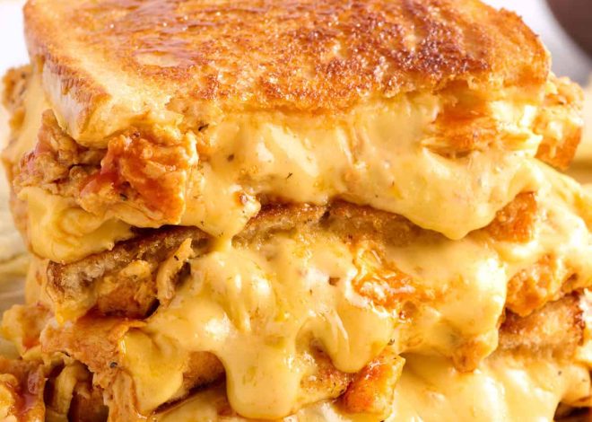 Buffalo Chicken Grilled Cheese